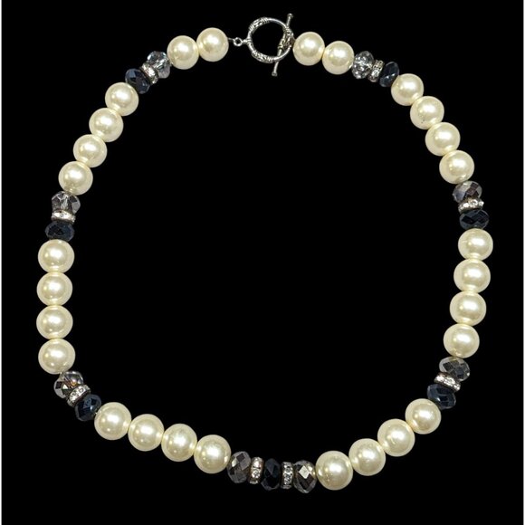 Handmade Elegant Faux Pearl And Glass Beaded Necklace - Picture 1 of 6